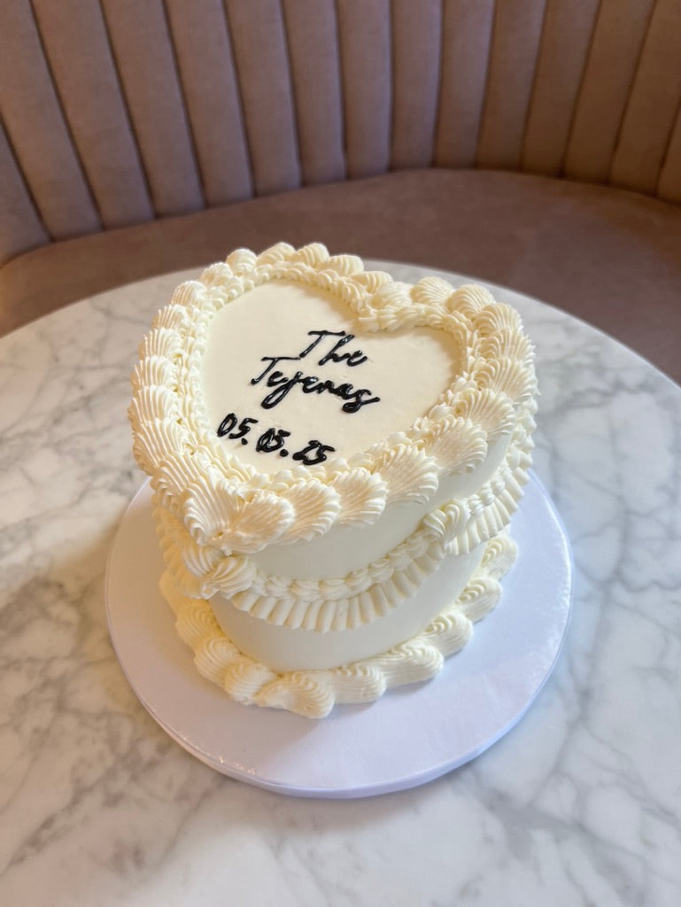 White Vintage heart Cake