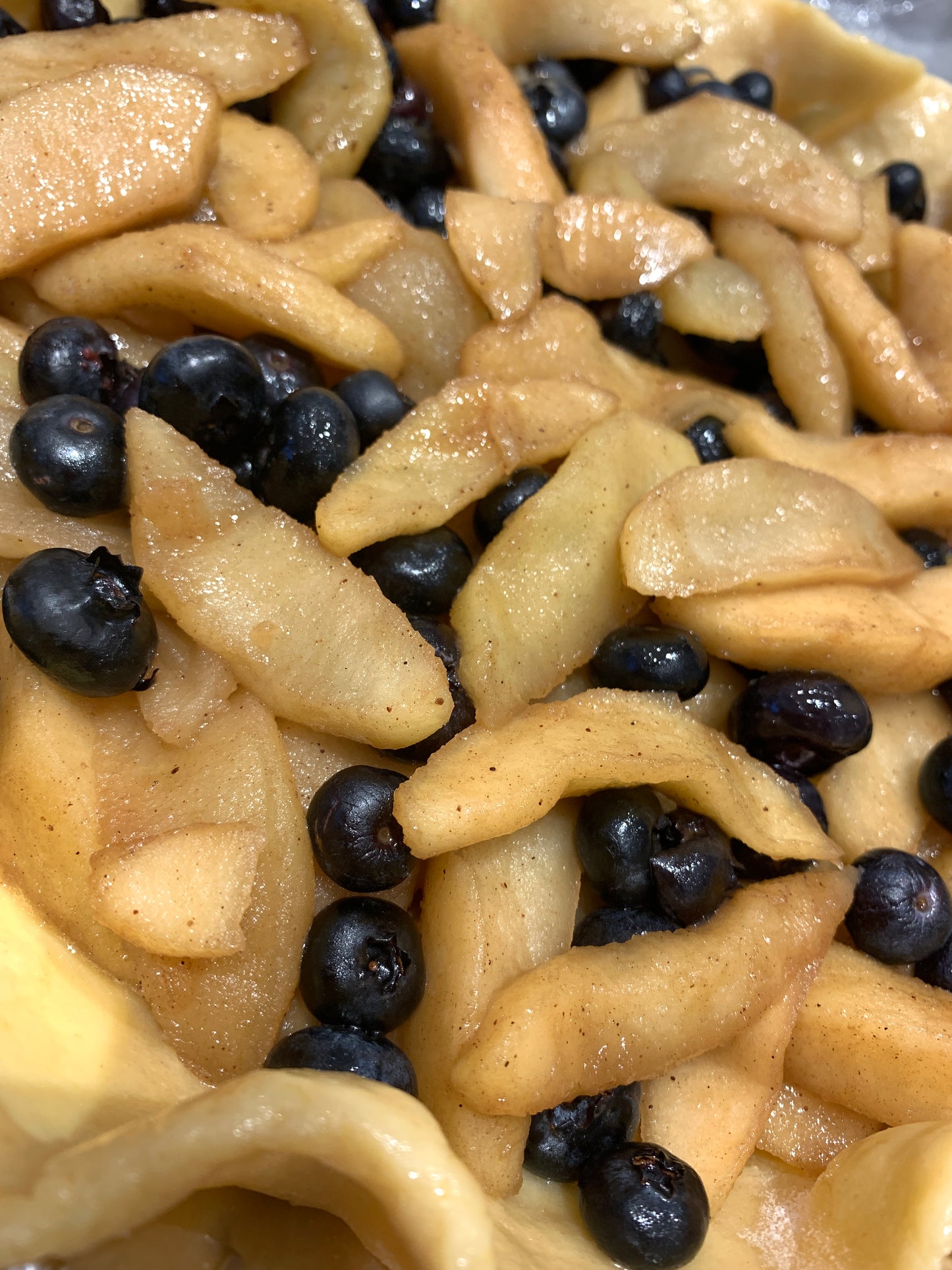 Apple blueberry pie